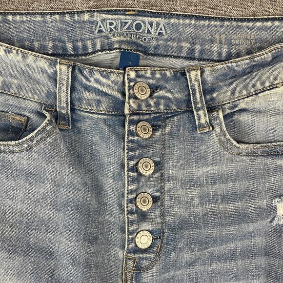 Arizona Jeans Womens 11 Light Wash Blue Distressed Thrashed Holes - Picture 4 of 12